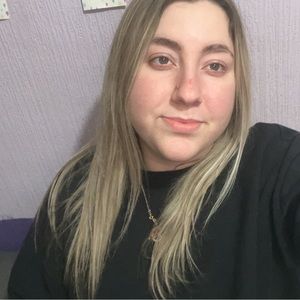 Meet your Posher, Chloe